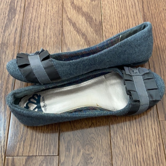 2 for $10- Fergalicious By Fergie Flats, Size 7.5 - Picture 7 of 10